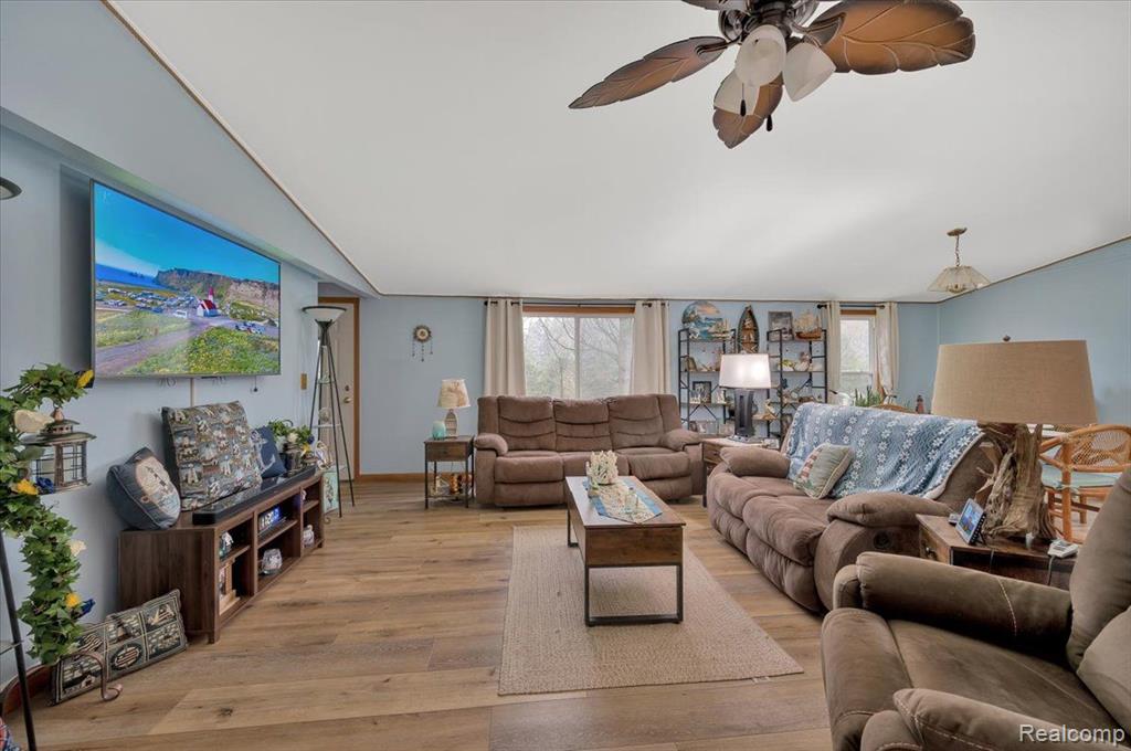 6789 LYONS Road, Imlay City, MI 48444 — Photo 7