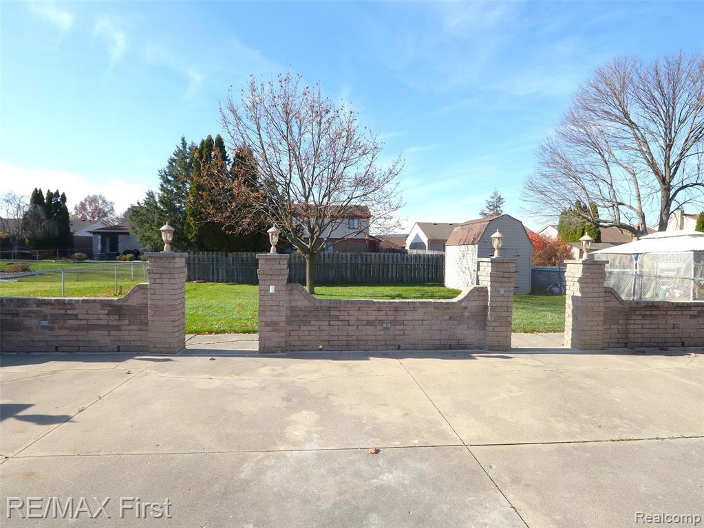 42429 Royal Lane, Clinton Twp, MI 48038 — Photo 35