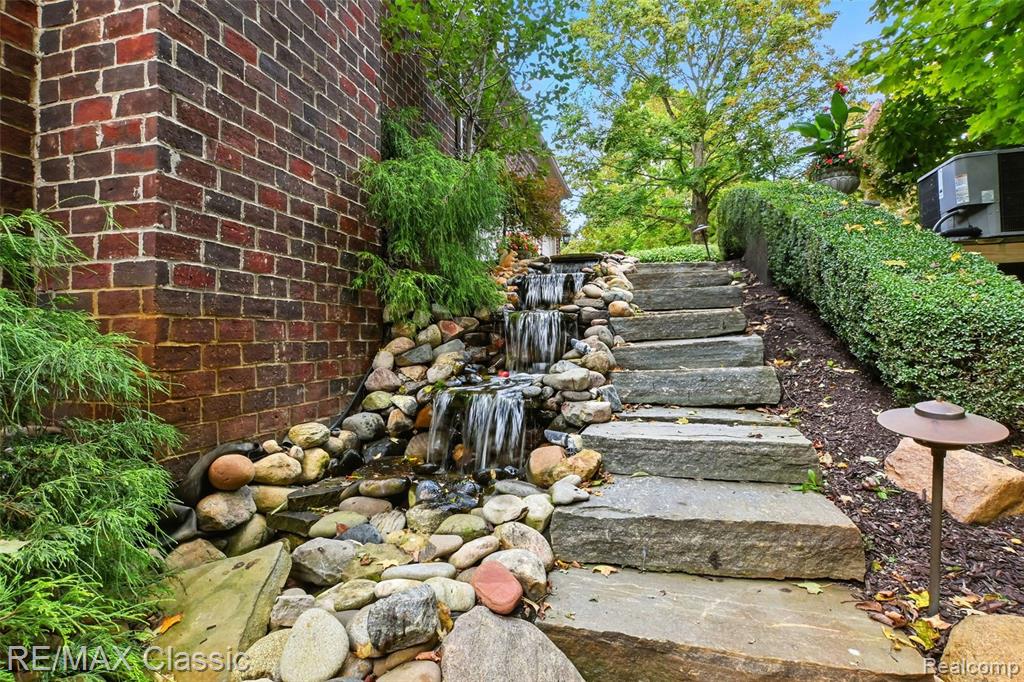 8033 Pine Ridge Court, Northville, MI 48168 — Photo 34