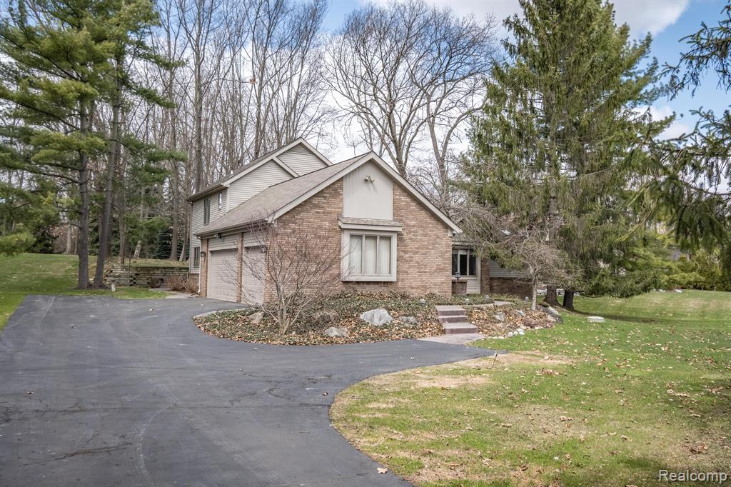 4435 OAK POINTE Drive, Brighton, MI 48116 — Photo 59