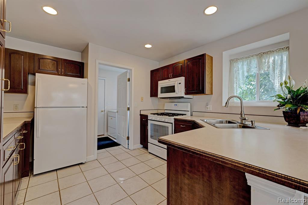 10154 HAWTHORNE RIDGE Road, Goodrich Vlg, MI — Photo 27