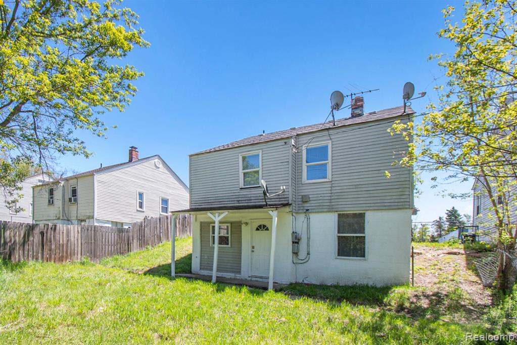 887 UNIVERSITY Drive, Pontiac, MI 48342 — Photo 25