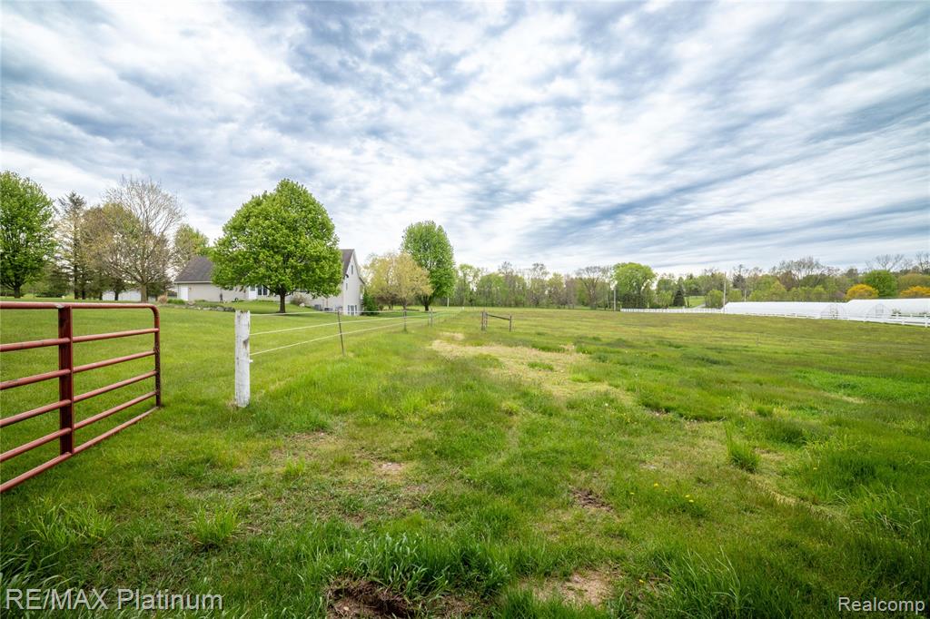 12987 Holtforth Road, Fenton, MI 48430 — Photo 43