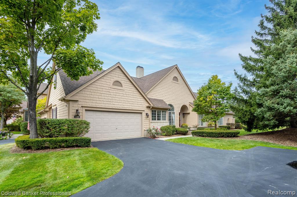 589 CAMBRIDGE Way, 566, Bloomfield Hills, MI 48304 — Photo 2