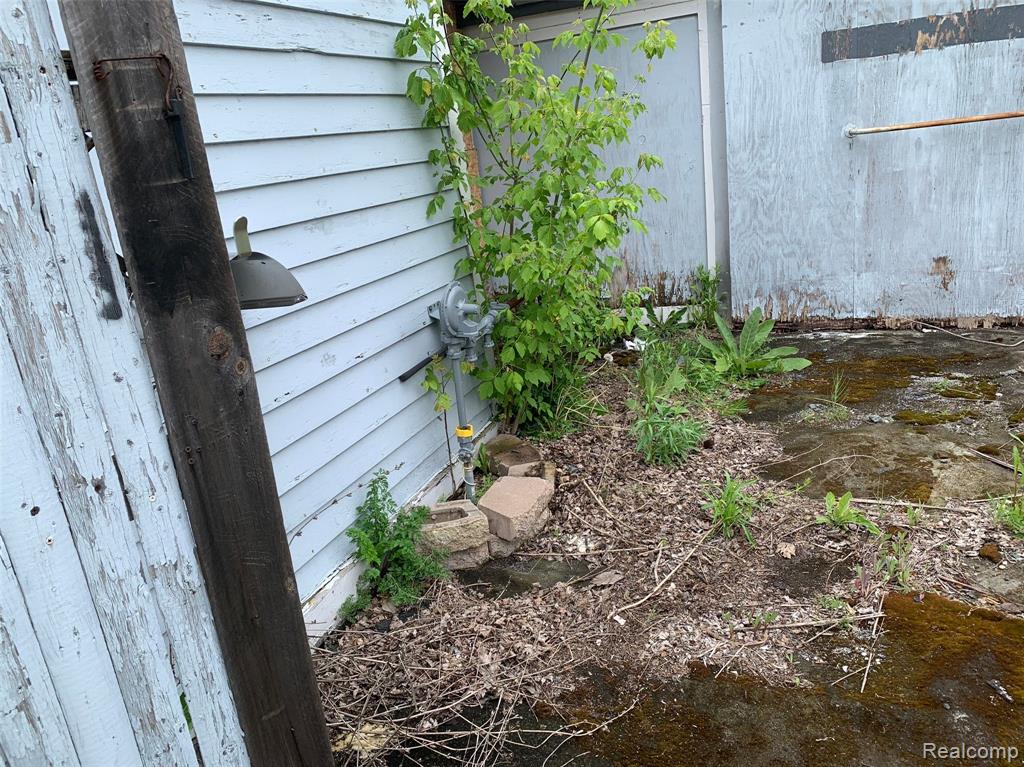 321 17th Street, Port Huron, MI 48060 — Photo 9