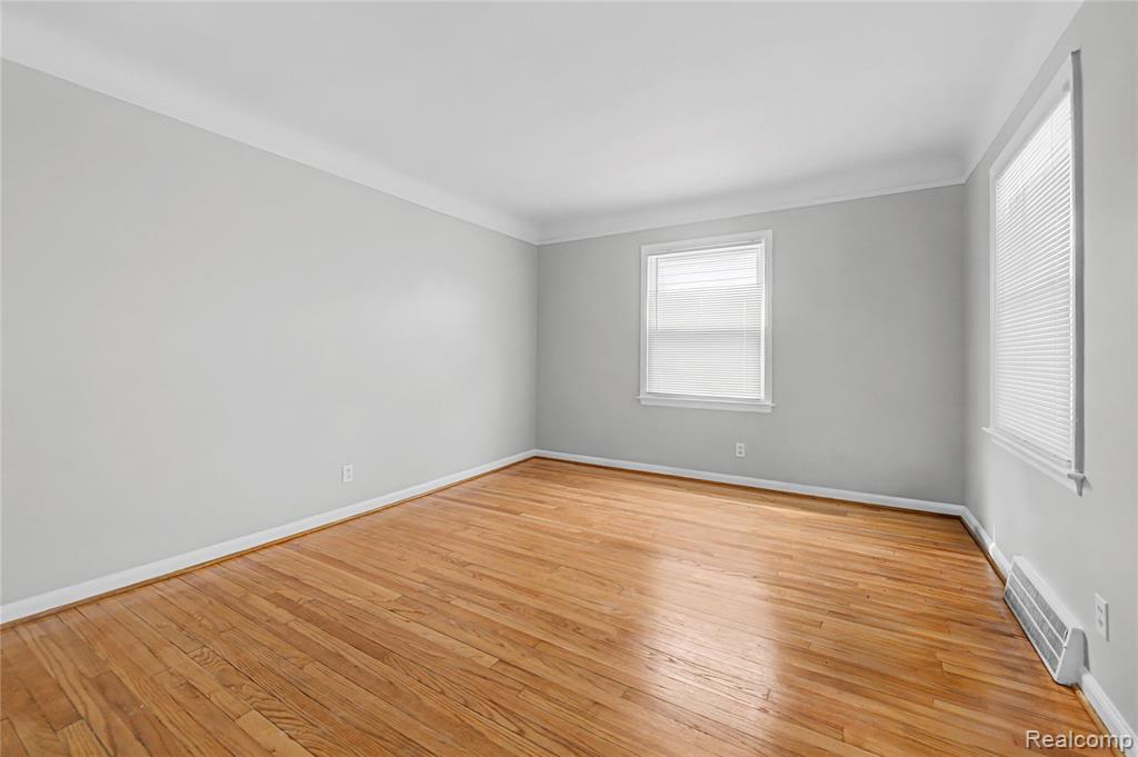 516 E Granet Avenue, Hazel Park, MI 48030 — Photo 10
