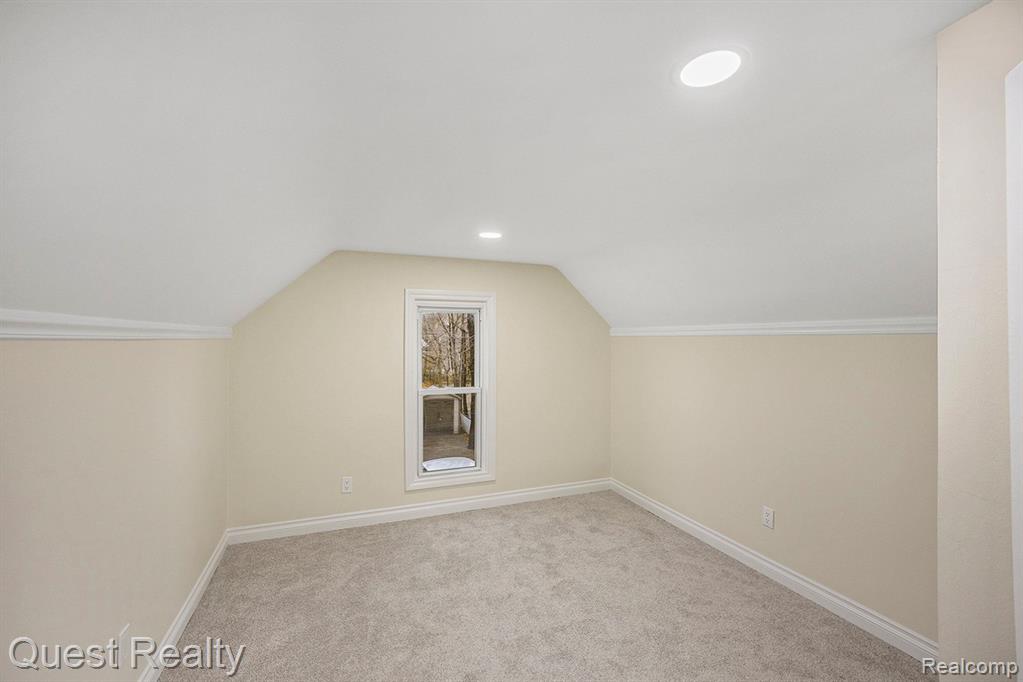 9 Hubbard, Mount Clemens, MI 48043 — Photo 16