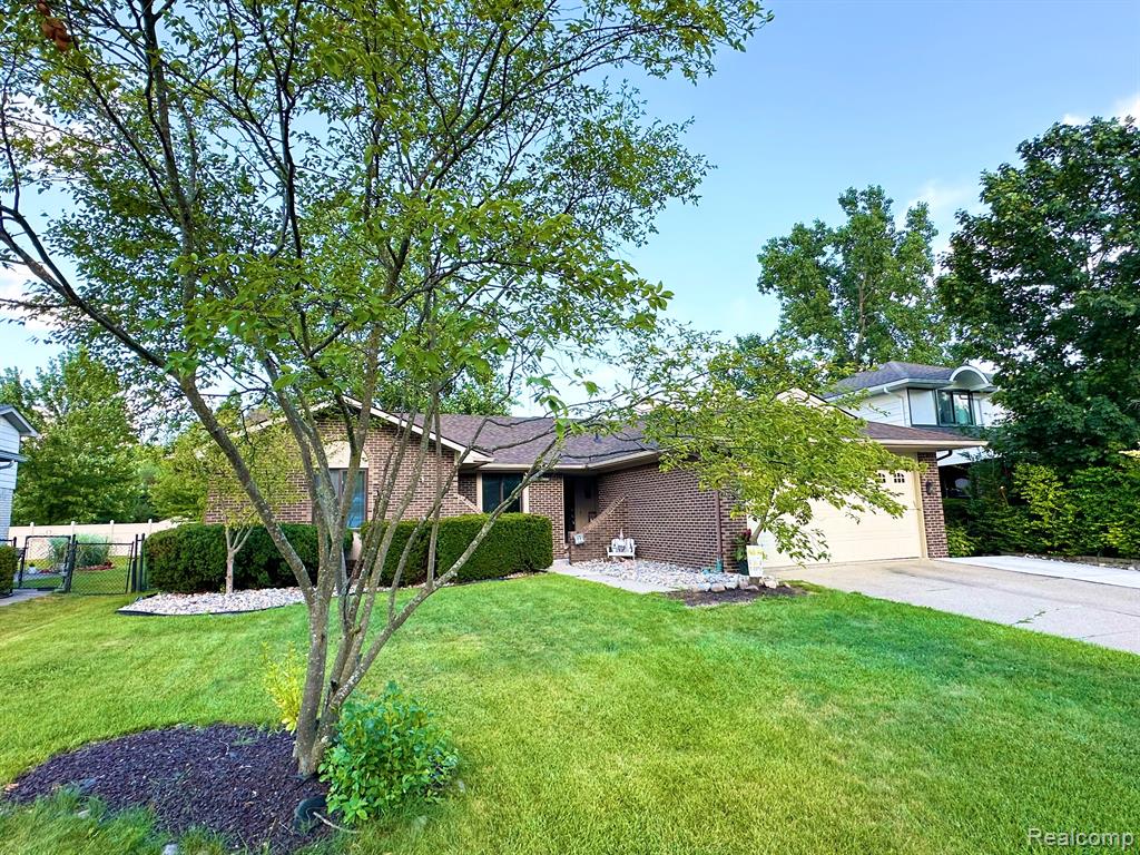 6700 WOONSOCKET Street, Canton, MI 48187 — Photo 2