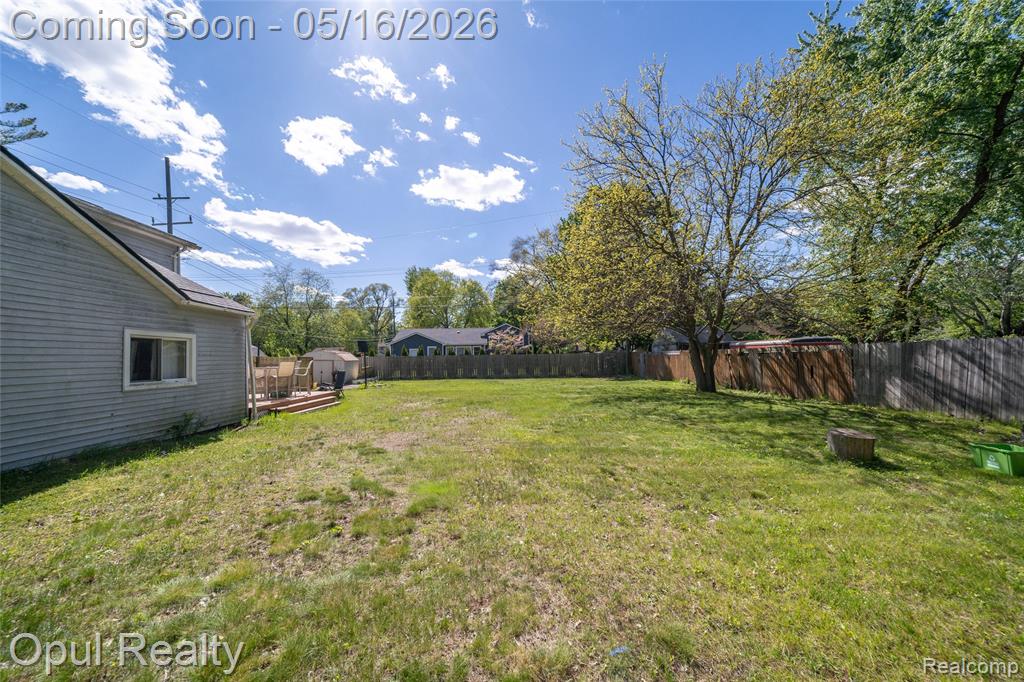 21001 Parker Street, Farmington, MI 48336 — Photo 33
