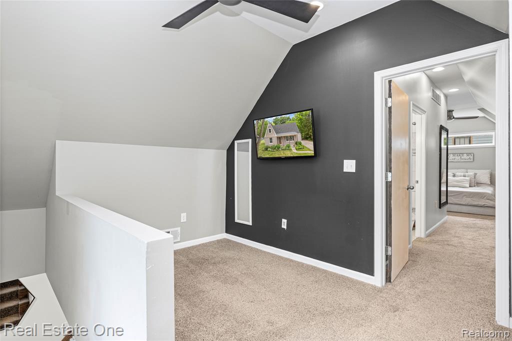 2275 Richwood Road, Auburn Hills, MI 48326 — Photo 28