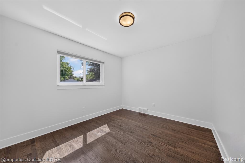 27856 Lenox Avenue, Madison Heights, MI 48071 — Photo 17