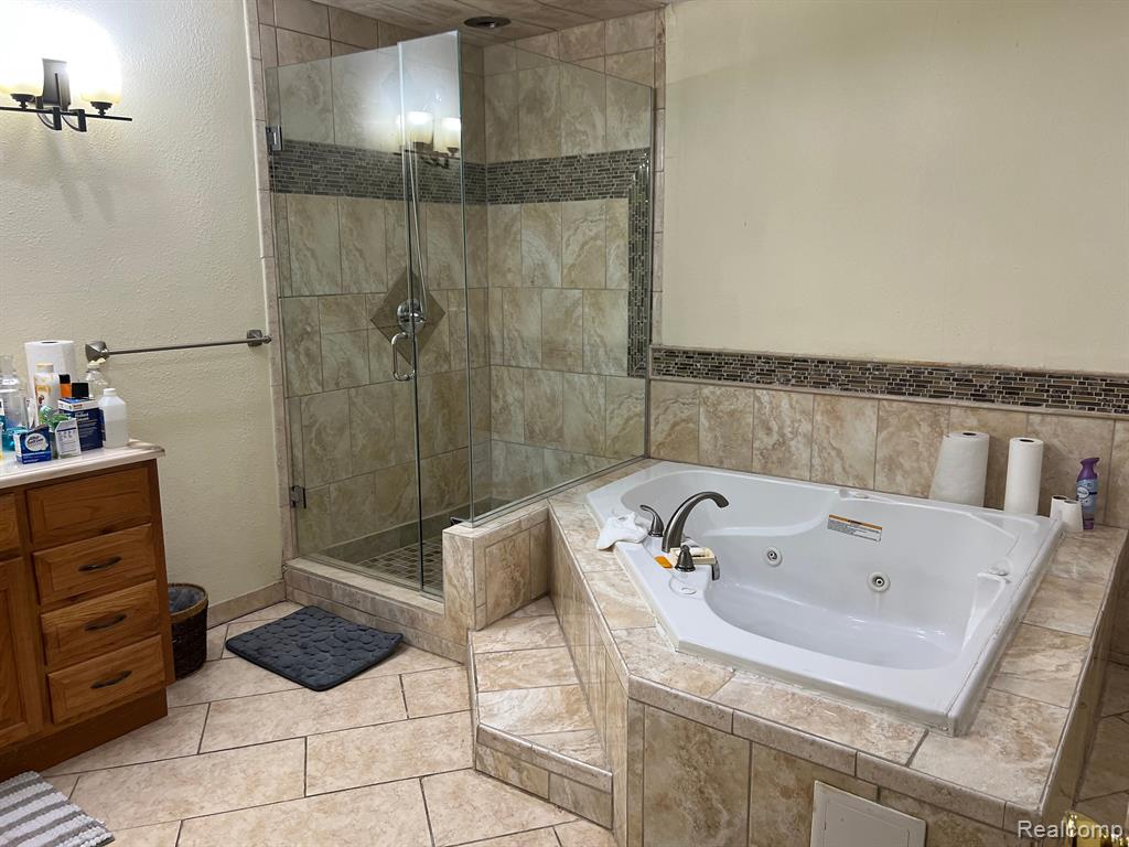 15144 PLYMOUTH Road, Detroit, MI 48227 — Photo 16