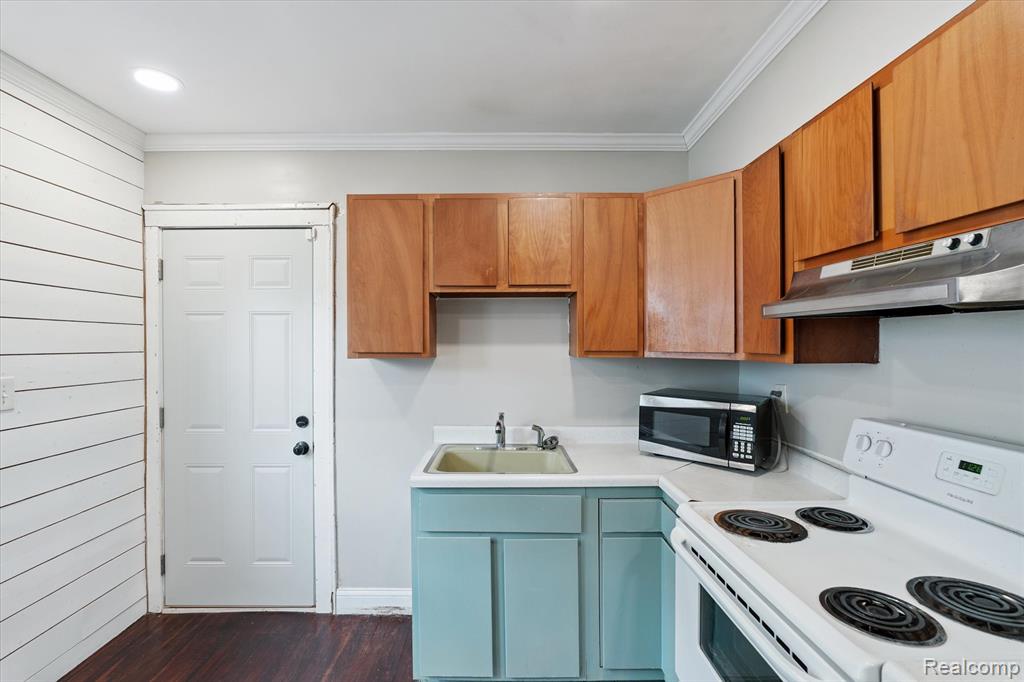 718 N Chevrolet Avenue, Flint, MI 48504 — Photo 12