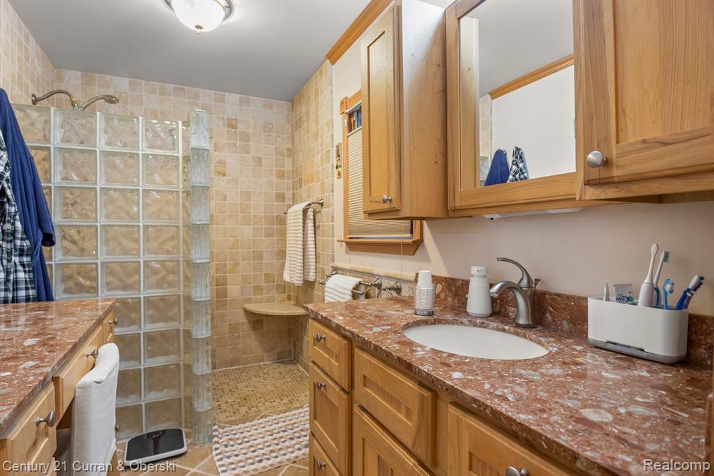 425 KENT Street, Carleton, MI 48117 — Photo 20
