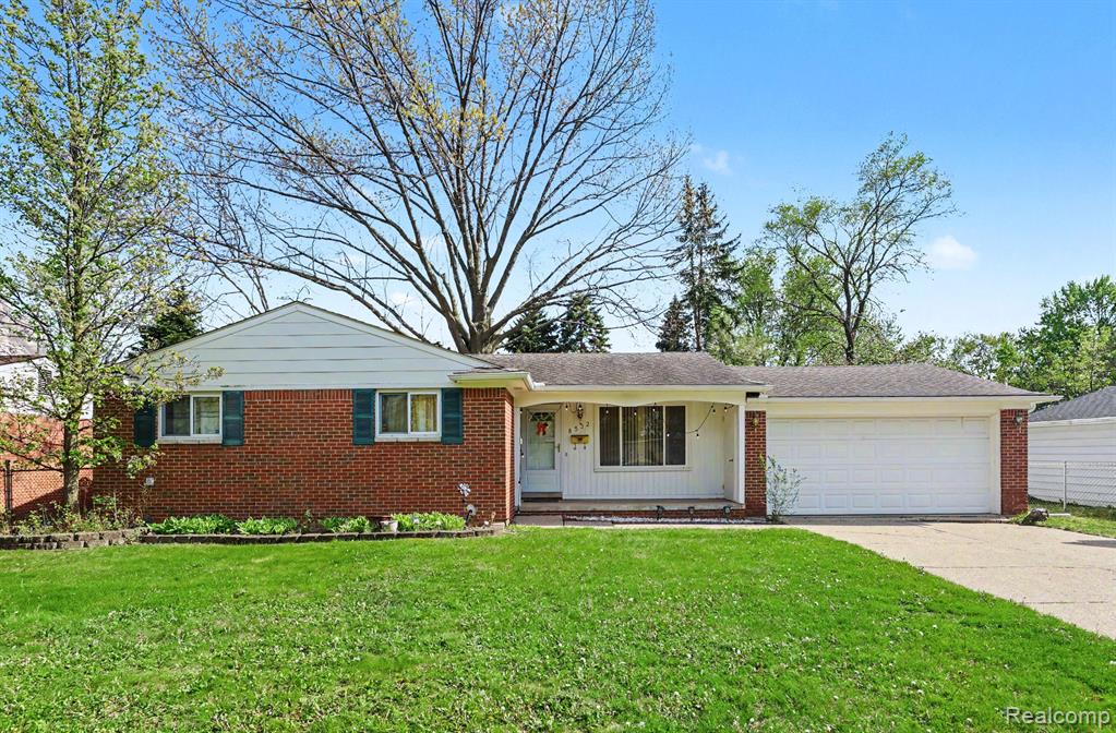 8532 Alwardt Drive, Sterling Heights, MI 48313 — Photo 2
