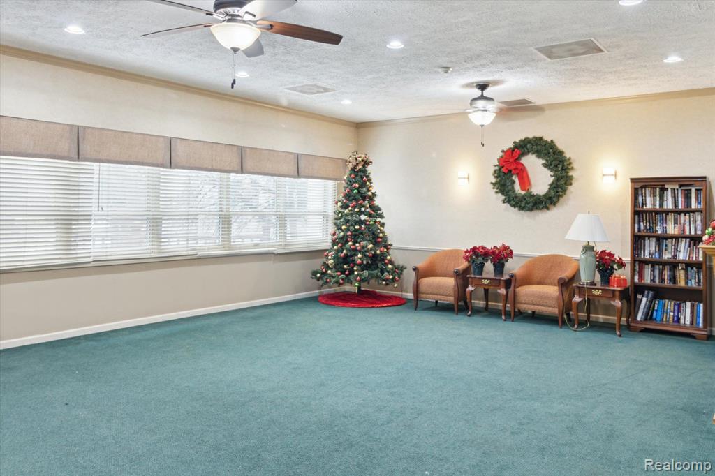 43050 12 Oaks Crescent Drive, 3044, Novi, MI 48377 — Photo 35