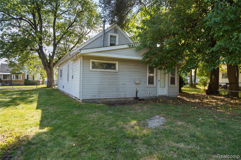 8309 Maxwell Avenue, Warren, MI 48089 — Photo 17