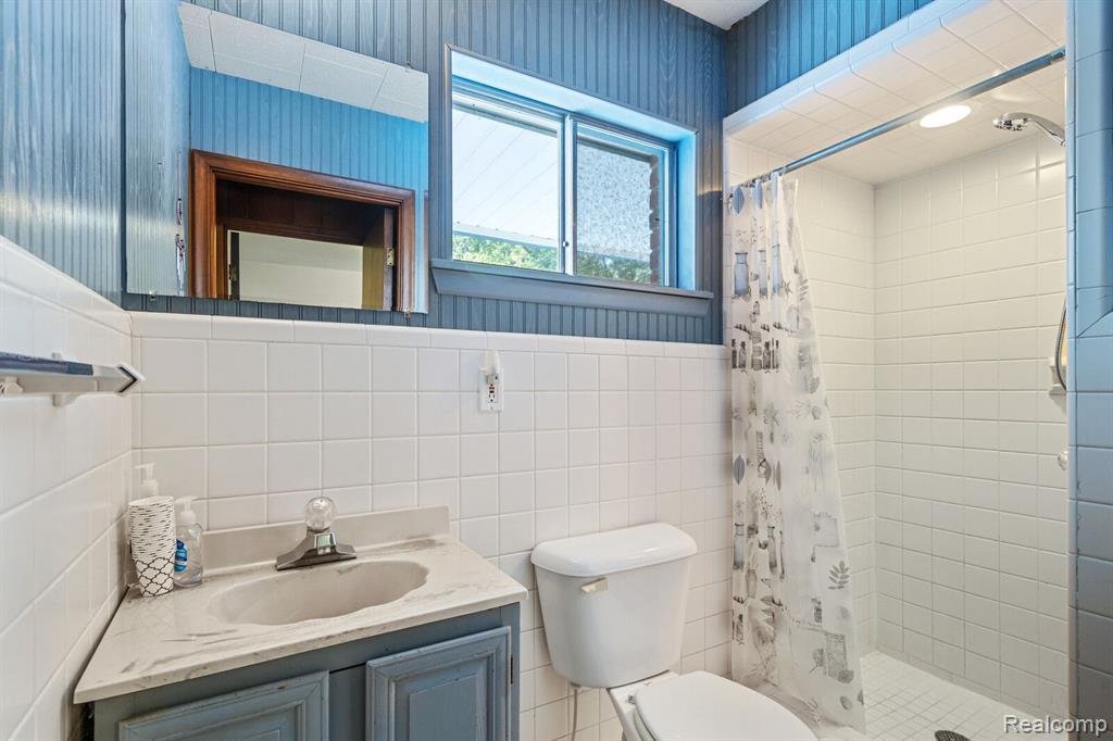 972 N ESPLANADE Street, Mount Clemens, MI 48043 — Photo 17