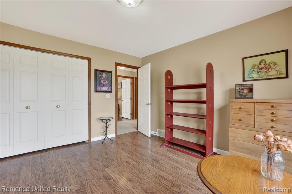 660 E Allen Road, Howell, MI 48855 — Photo 28