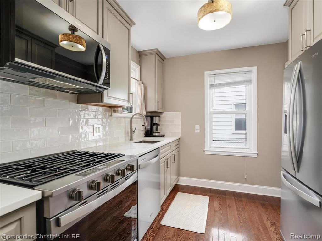 1864 Cummings Avenue, Berkley, MI 48072 — Photo 8