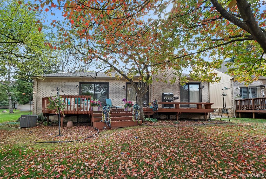 5129 Woodlands Lane, Bloomfield Hills, MI 48302 — Photo 16