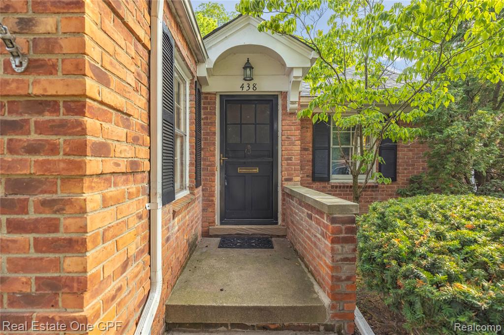 438 Colonial Court, Grosse Pointe Farms, MI 48236 — Photo 29