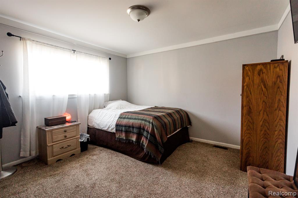 1629 E DULONG Avenue N, Madison Heights, MI 48071 — Photo 10