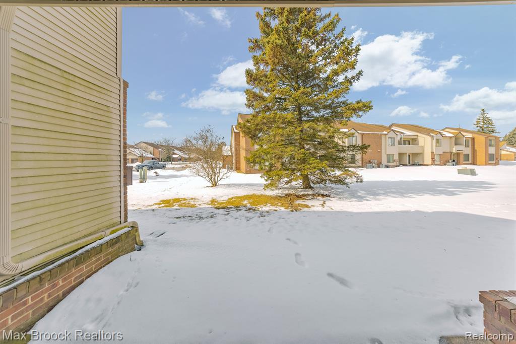 6689 W Ridgefield Circle, West Bloomfield, MI — Photo 35