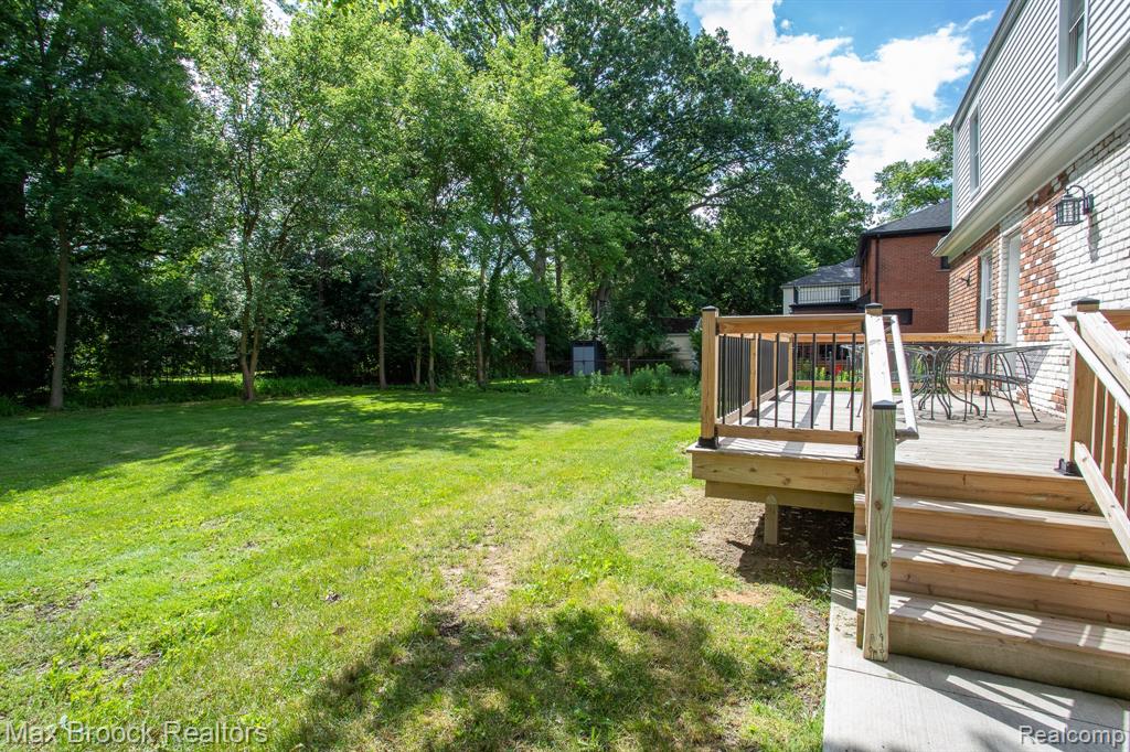 25830 Berkley Avenue, Huntington Woods, MI — Photo 47