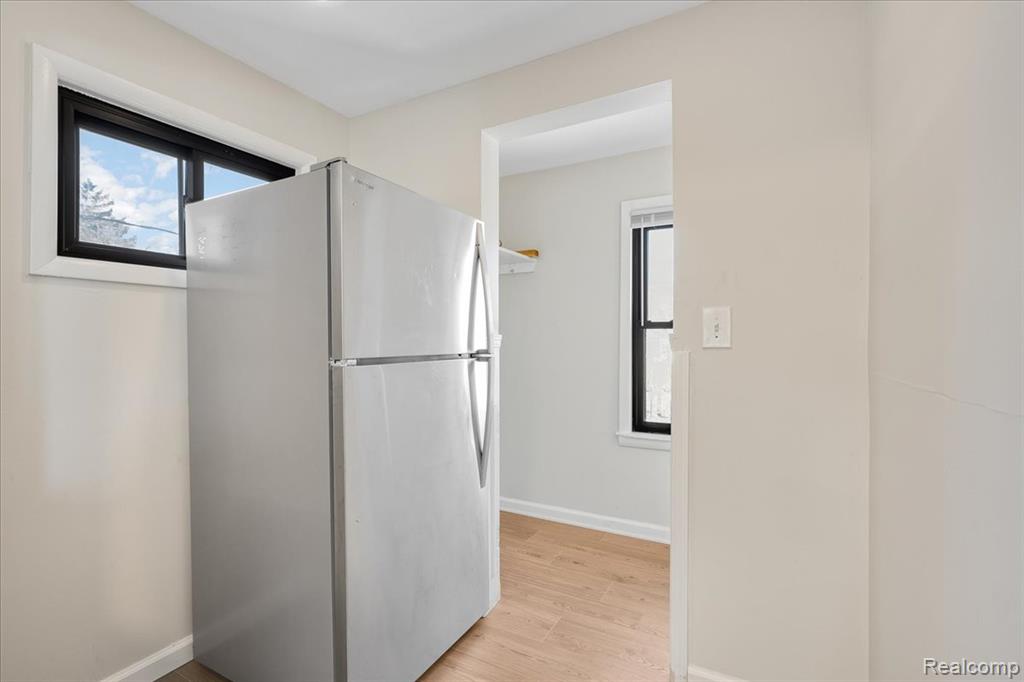 60 W Harry Avenue, Hazel Park, MI 48030 — Photo 11