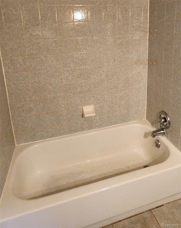 19400 W 11 Mile Road, Lathrup Village, MI 48076 — Photo 41