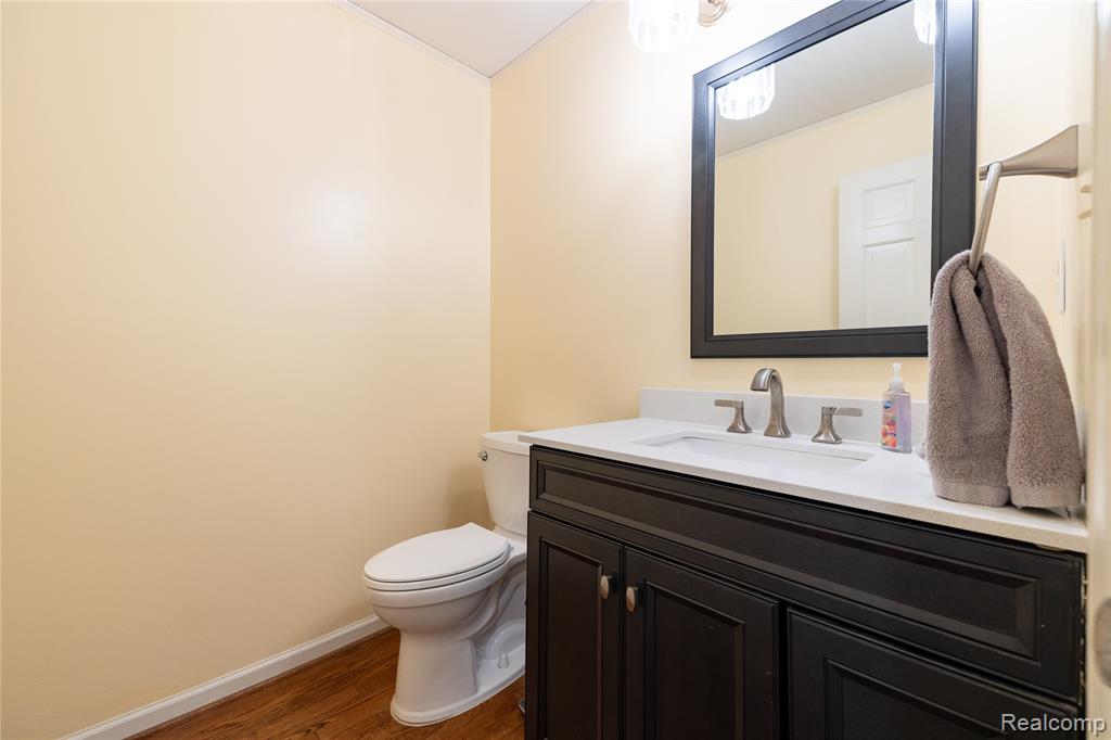 9422 Hawthorne Glen Drive, Grosse Ile, MI 48138 — Photo 24
