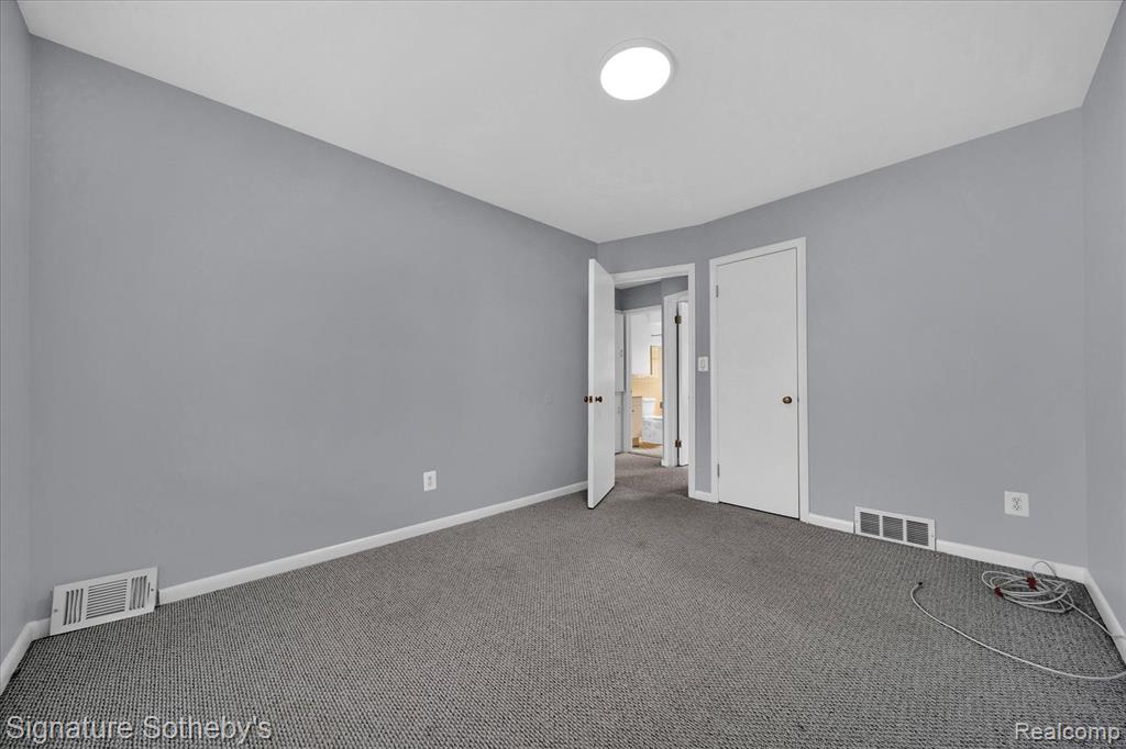 817 W 12 MILE Road, Royal Oak, MI 48073 — Photo 12