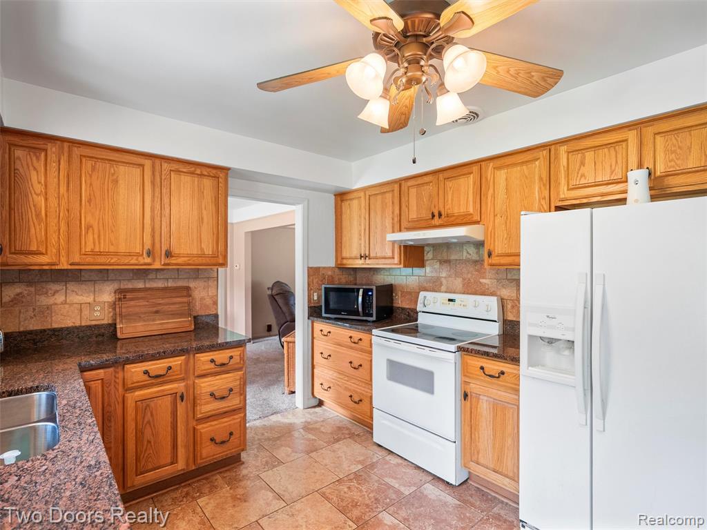 7137 Blankenship Circle, Davison, MI 48423 — Photo 19