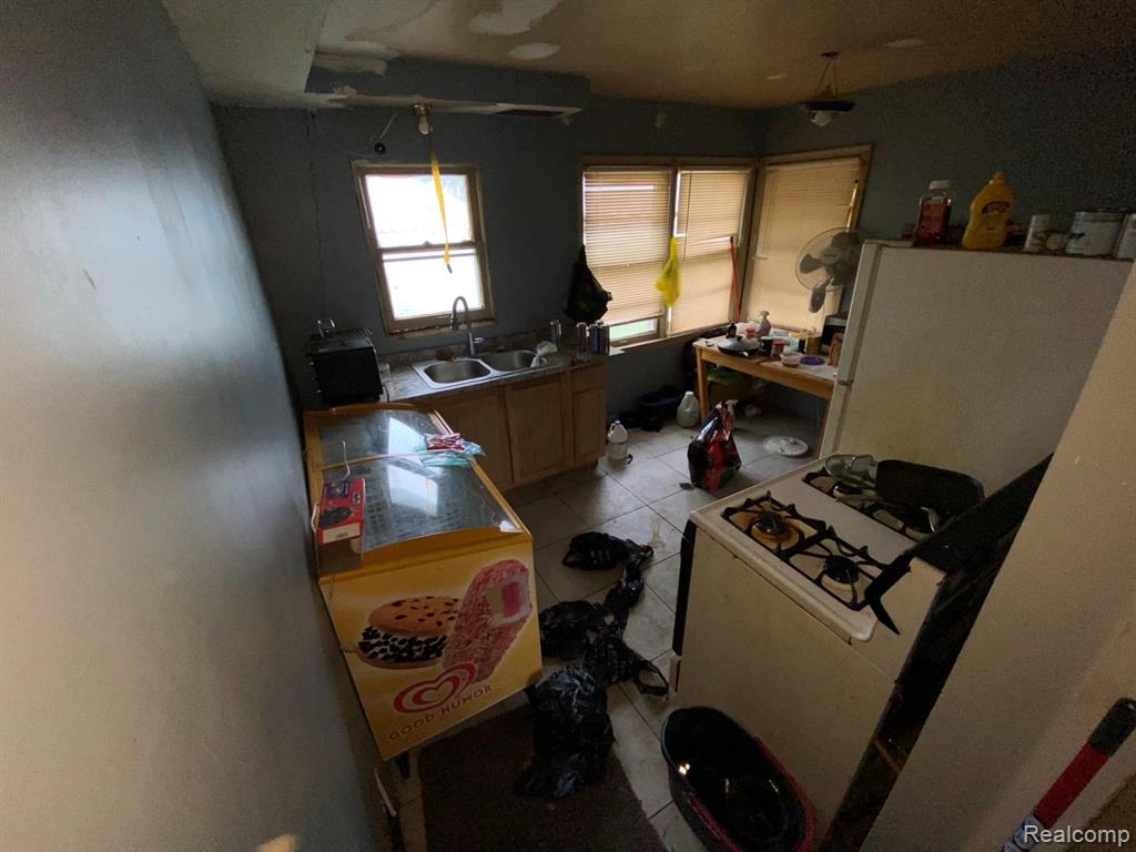 15300 W Chicago Street, Detroit, MI 48228 — Photo 7