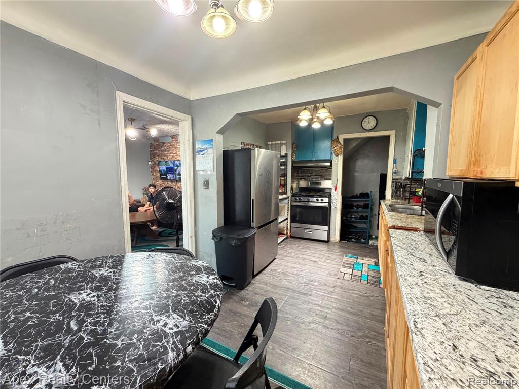 8113 Terry Street, Detroit, MI 48228 — Photo 11