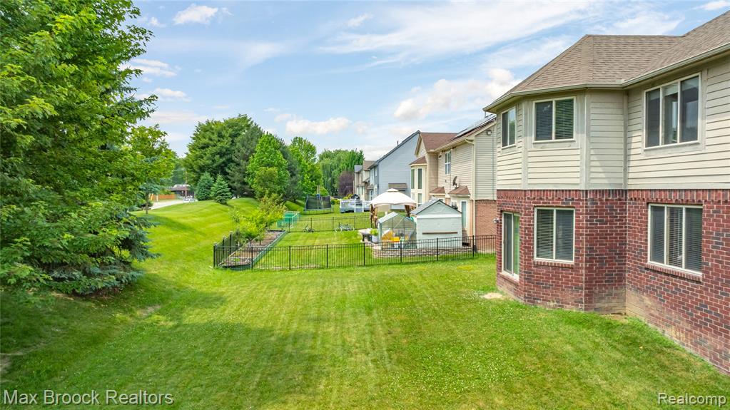 5142 Trailwood Lane, Warren, MI 48092 — Photo 36