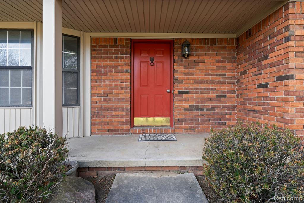 643 Pine Tree Court, Walled Lake, MI 48390 — Photo 4