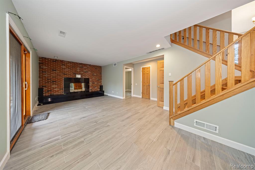 5731 FARMINGTON Road, West Bloomfield, MI — Photo 27