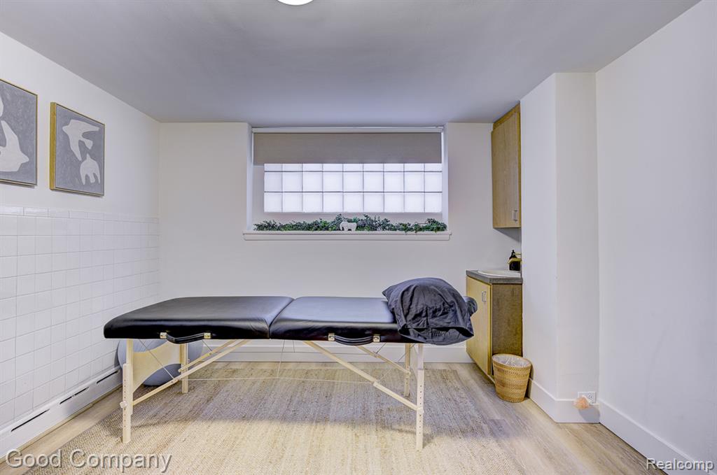 8750 W 9 Mile Road, Oak Park, MI 48237 — Photo 19