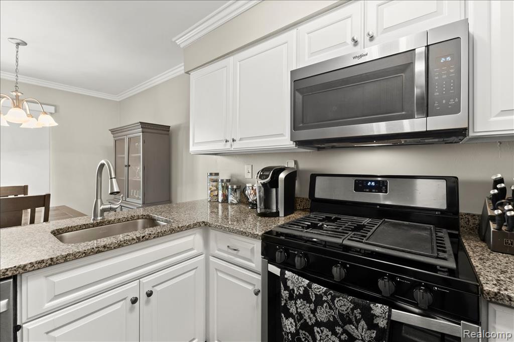 1936 Torquay Avenue, Royal Oak, MI 48073 — Photo 14