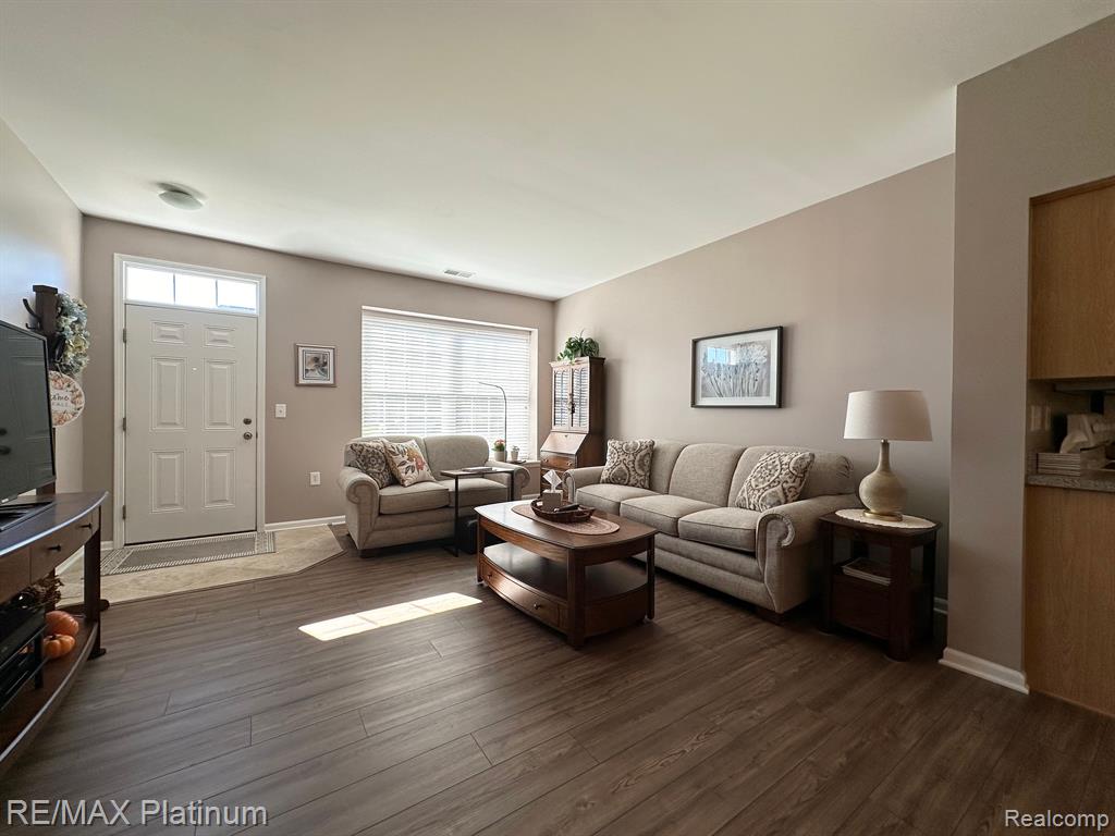 1113 RIAL LAKE Drive, Unit # 40, Howell, MI 48843 — Photo 9