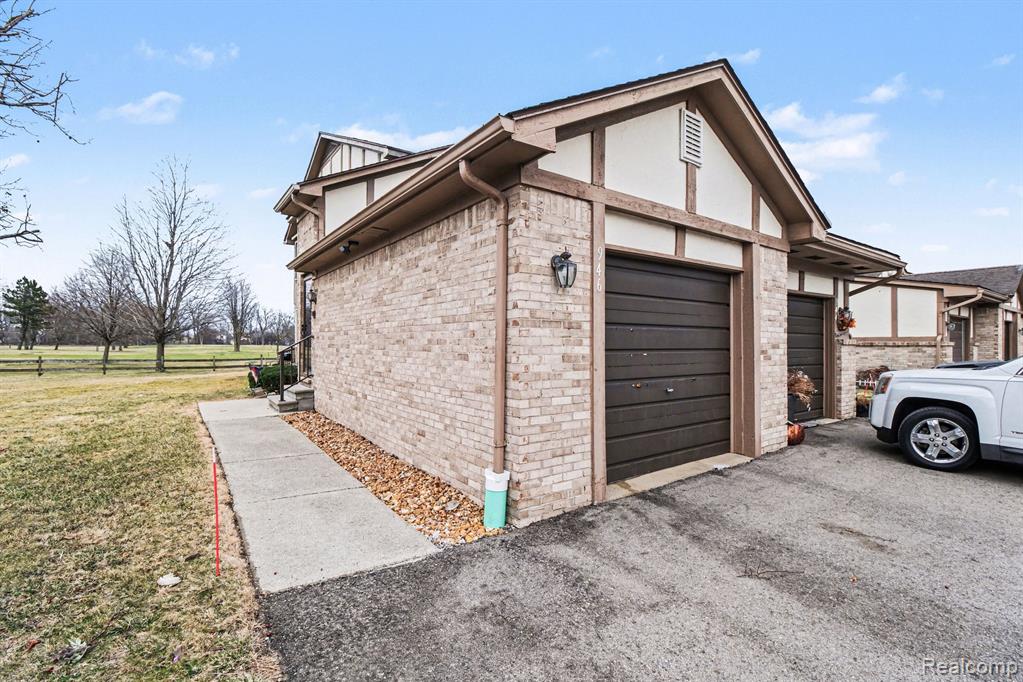 946 Country Club Drive, Saint Clair Shores, MI 48082 — Photo 18