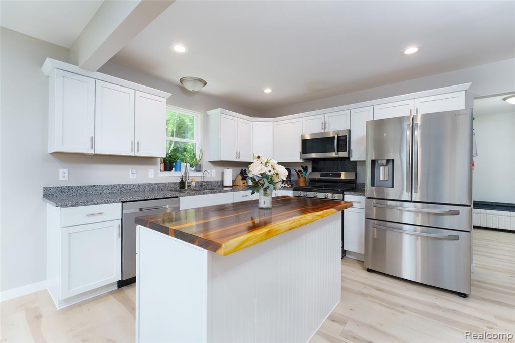 11879 Secluded Ridge Drive, Byron, MI 48418 — Photo 9