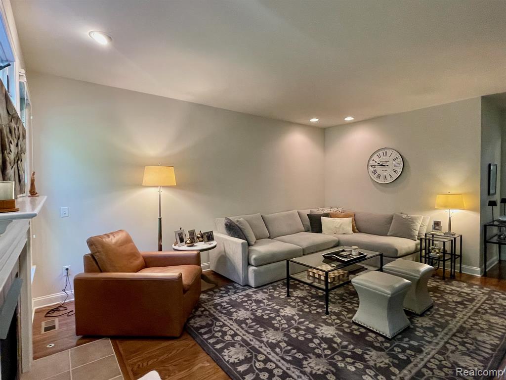 49676 Timber Trail, Novi, MI — Photo 15