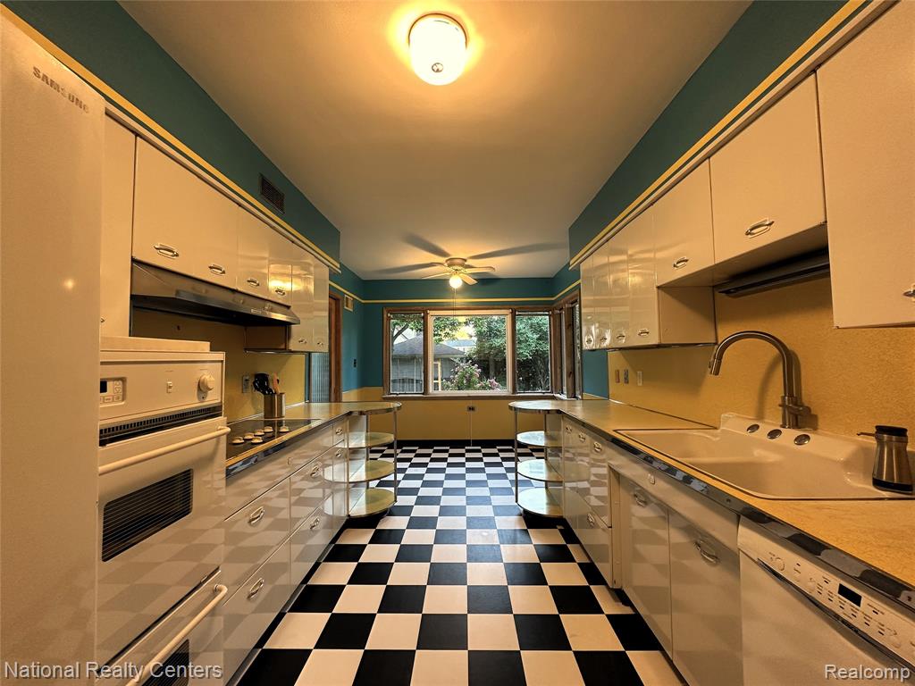 821 Pemberton Road, Grosse Pointe, MI 48230 — Photo 7