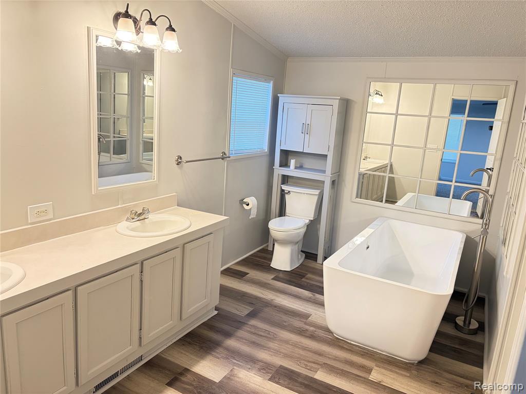 11312 N Lake Drive, Fenton, MI 48430 — Photo 9