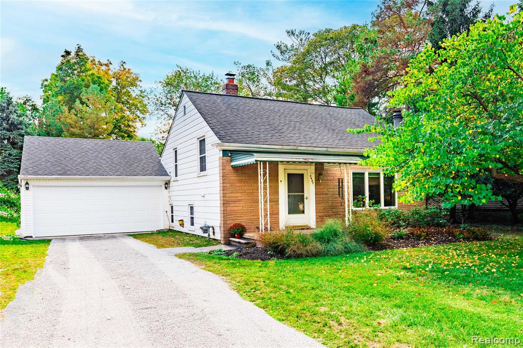 9447 Whitall Lane Road, Grosse Ile, MI 48138 — front exterior