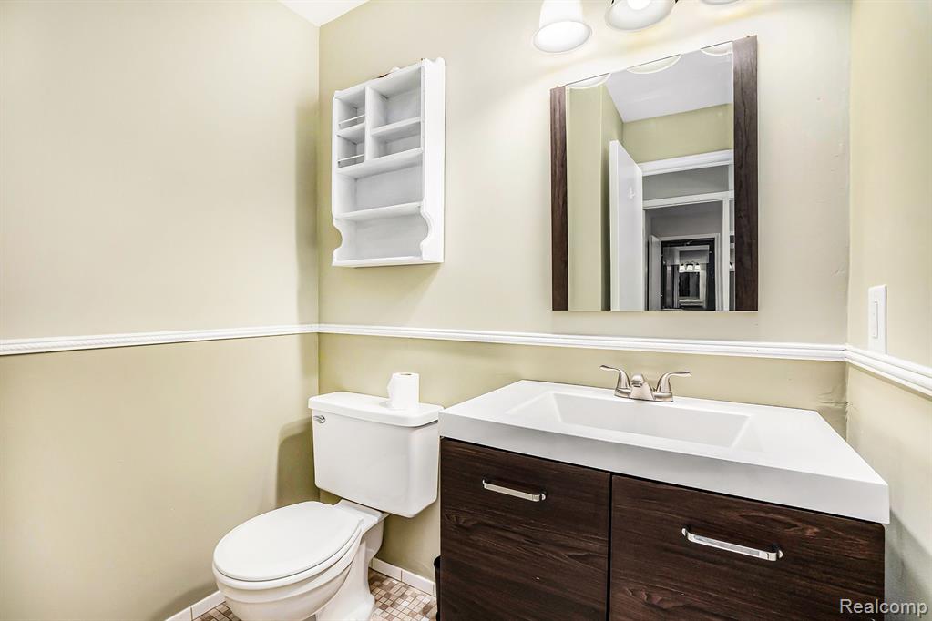 5392 Orchard Crest Drive, Troy, MI 48085 — Photo 12