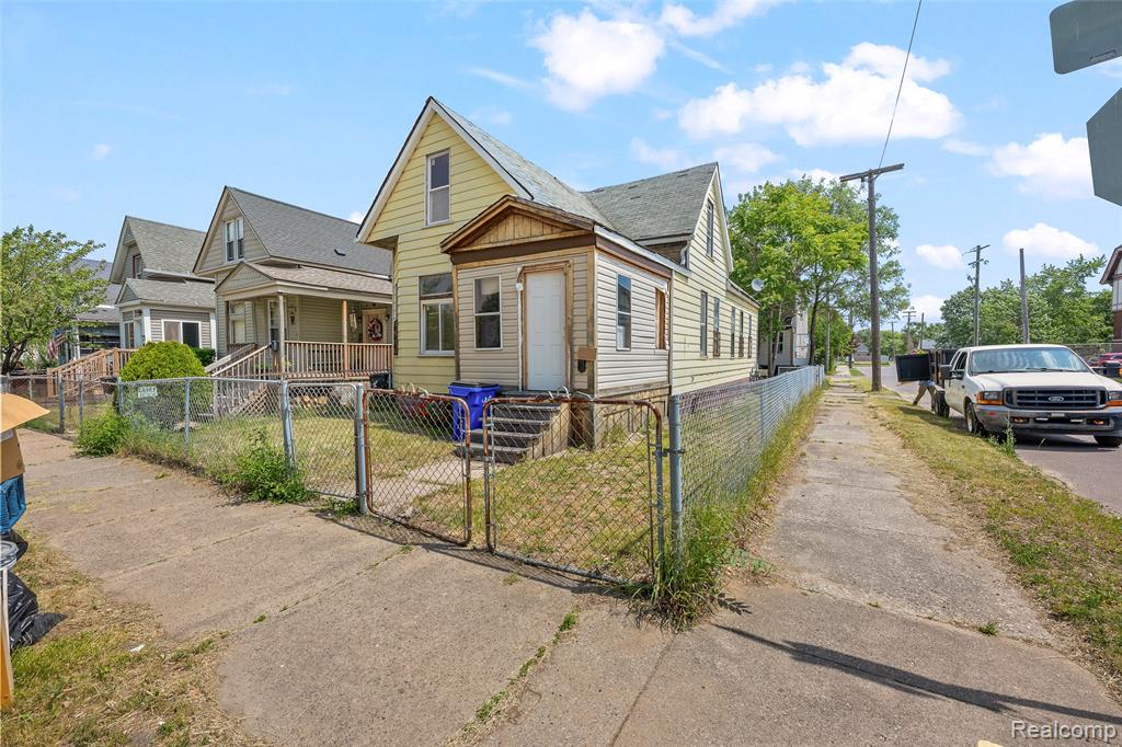 2100 Lansing Street, Detroit, MI 48209 — Photo 2